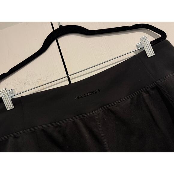 New Balance Shorts With Pockets Size XL - Picture 2 of 4